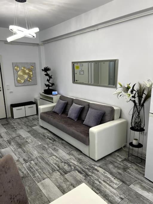 Romeo'S Beachfront Apartment By Loft, Hotel Opera And White Tower Mamaia Εξωτερικό φωτογραφία